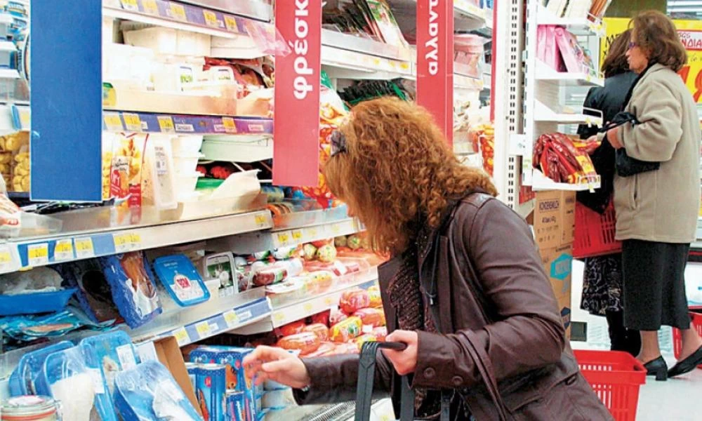 «Ένεση» κατά της ακρίβειας με μόνιμη μείωση φόρων- Τα σενάρια για το ΦΠΑ στα τρόφιμα και στο βάθος … σενάρια πρόωρων εκλογών;